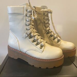 Circus by Sam Edelman Women's Cream Lace-Up Boots. Size 8.5